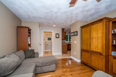 15 Eayers Pond Rd, Hudson, NH 03051 - photo 4