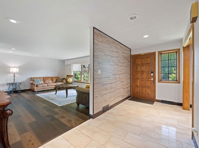 2250 White Oak Dr, Northbrook, IL 60062 - photo 6