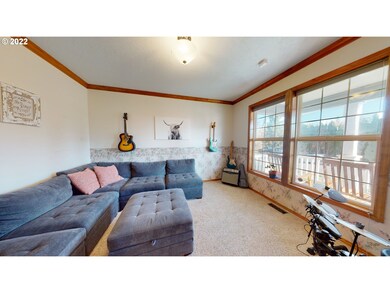 535 N 4th St, Carlton, OR 97111 - photo 4