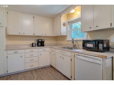 3552 Oak Ridge Ln, Hubbard, OR 97032 - photo 6