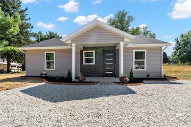 8440 Mapleford St SW, Navarre, OH 44662 - photo 2