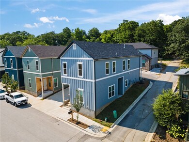 158 E South St, Fayetteville, AR 72701 - photo 3