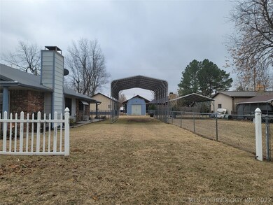 428 E Elm Ave, Eufaula, OK 74432 - photo 4