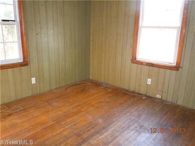 1st Bedroom.
