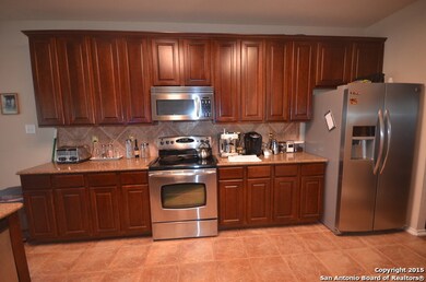 10527 Shire Country, San Antonio, TX 78254 - photo 4