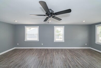 5700 E Manslick Rd, Louisville, KY 40219 - photo 4