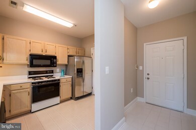 8805 Groffs Mill Dr unit 8805, Owings Mills, MD 21117 - photo 5