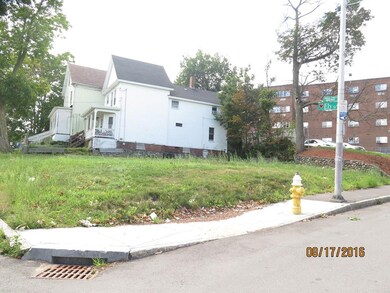 35 Queen St, Worcester, MA 01610 - photo 2