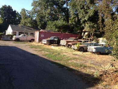 114 W 10th Ave, Chico, CA 95926 - photo 4