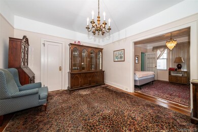 285 Logan Ave, Bronx, NY 10465 - photo 4