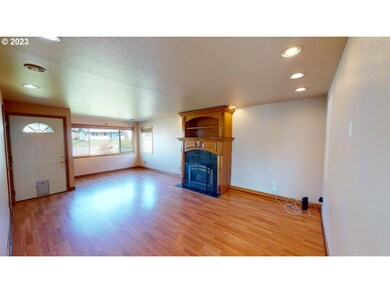 94046 Azalea Ln, Gold Beach, OR 97444 - photo 3