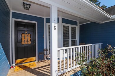 118 Chadwick Dr - Front Porch (2)