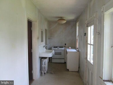 5404 Catalpha Rd, Baltimore, MD 21214 - photo 5