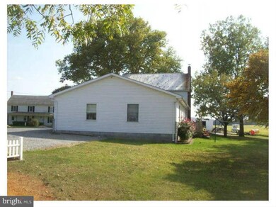 17558 Reiff Church Rd, Hagerstown, MD 21740 - photo 4