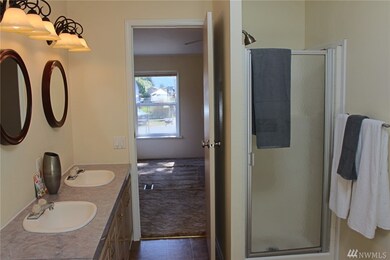 22131 Cedarview Dr E, Sumner, WA 98391 - photo 7