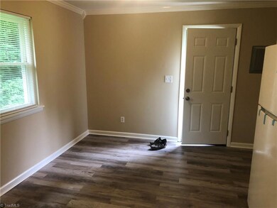 Front Kitchen w/New Laminate Flooring