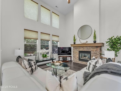 2-web-or-mls-865-w-benjamin-pl