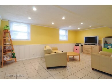 818 S Loomis St, Naperville, IL 60540 - photo 4