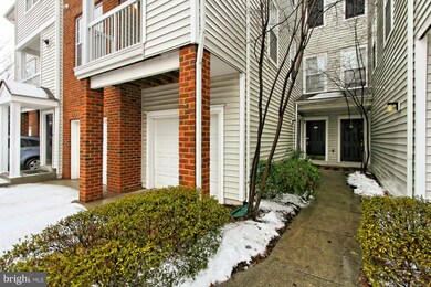 13014 Cabin Creek Rd, Herndon, VA 20171 - photo 4