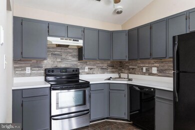 104 Timberlake Terrace unit 11, Stephens City, VA 22655 - photo 3