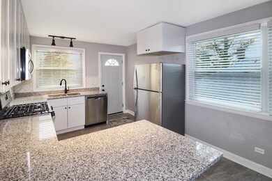 516 Crescent St unit 2, Wheaton, IL 60187 - photo 5