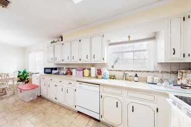 Kitchen with Tiled Backsplash!