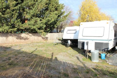 1126 SW Rogue River Ave, Grants Pass, OR 97526 - photo 6