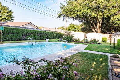 400 Circleview Dr N, Hurst, TX 76054 - photo 4