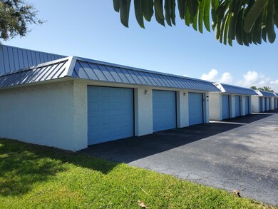 Private oversize Garage