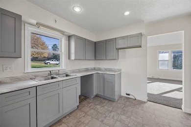 809 Iowa St, Center Point, IA 52213 - photo 7