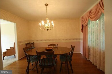 2754 Fillmore Dr, Chambersburg, PA 17201 - photo 5