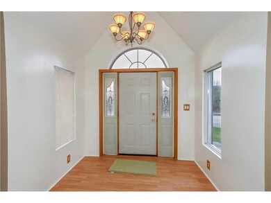 Entry/Foyer.