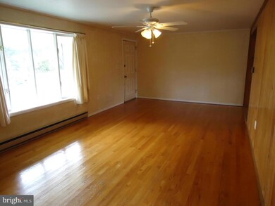 434 Arnold Dr, Glengary, WV 25421 - photo 6