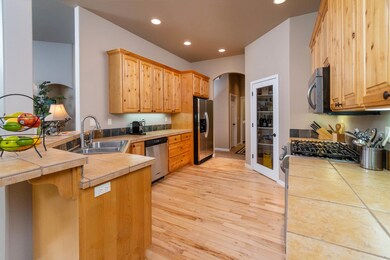 19480 Ironwood Cir, Bend, OR 97702 - photo 3