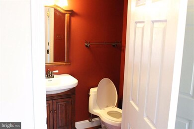 11527 Underoak Ct, Reston, VA 20191 - photo 6