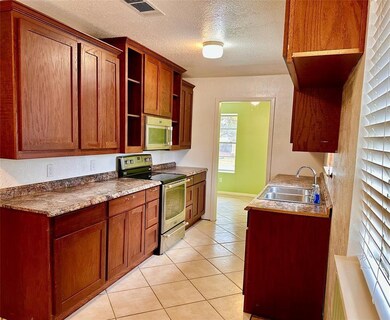 1809 Chattanooga Dr, Bedford, TX 76022 - photo 5