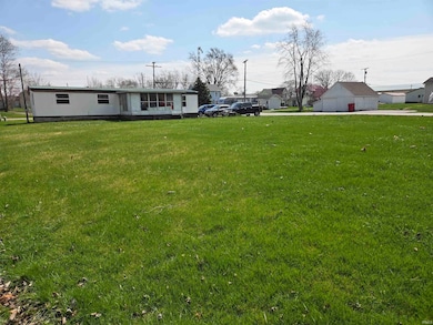 302 N Clark St, Reynolds, IN 47980 - photo 3