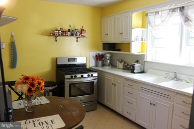 3620 Raymond St, Reading, PA 19605 - photo 7