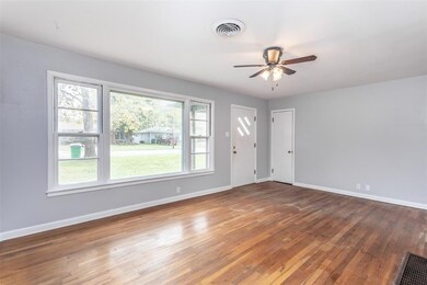 1105 N Howeth St, Gainesville, TX 76240 - photo 6