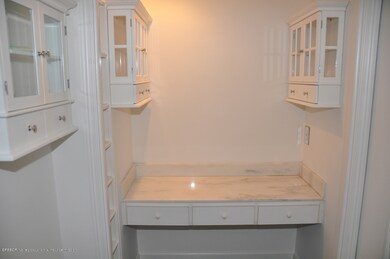 Built in (bedroom)