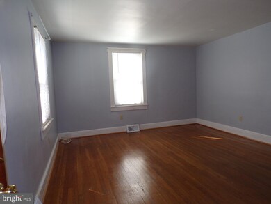 225 E 2nd Ave, Ranson, WV 25438 - photo 6