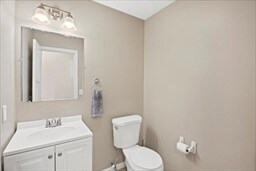 450 Somerset Ave unit 610, Taunton, MA 02780 - photo 5