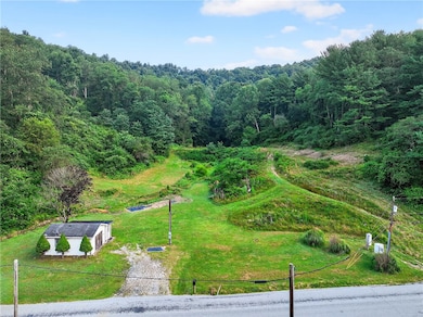 213 Hargus Creek Rd, Holbrook, PA 15341 - photo 3