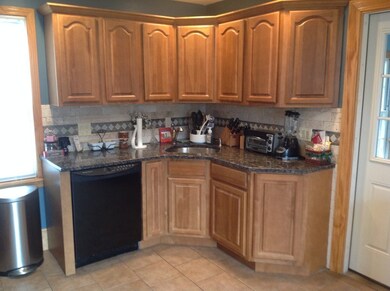 16 Center St, Westport, MA 02790 - photo 4