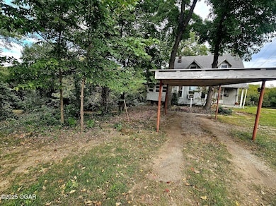 444 E 8th St, Baxter Springs, KS 66713 - photo 6