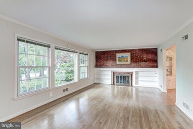 2345 Dale Dr, Falls Church, VA 22043 - photo 3