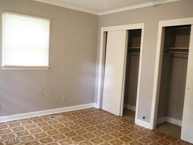 6 Master Bedroom