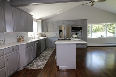 1 Sparhawk Dr, Burlington, MA 01803 - photo 4