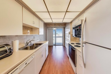 4840 Foster St unit 304, Skokie, IL 60077 - photo 7