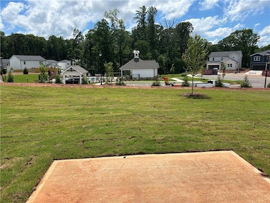 View of grassy yard